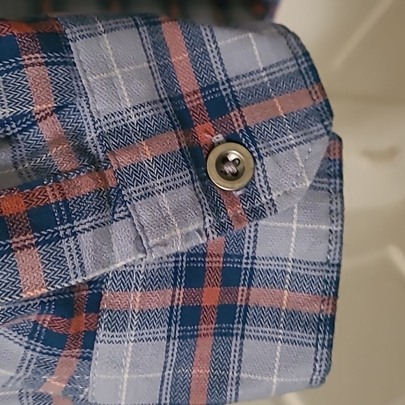 Wrangler Plaid Shirt - Picture 6 of 9